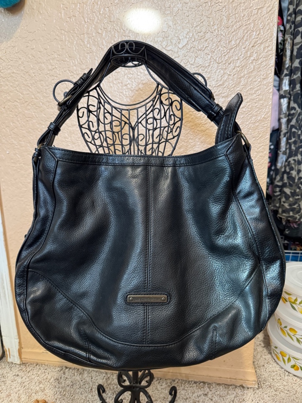 Black Leather Liz Claiborne Hobo Shoulder Bag - Classic Women's Tote
